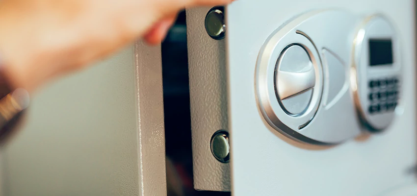 Fingerprint Safe Openers in Fresno, CA